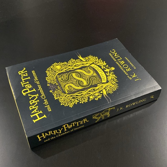 Harry Potter and the Chamber of Secrets (20th Anniversary Edition) - Novel - Picture 3 of 12